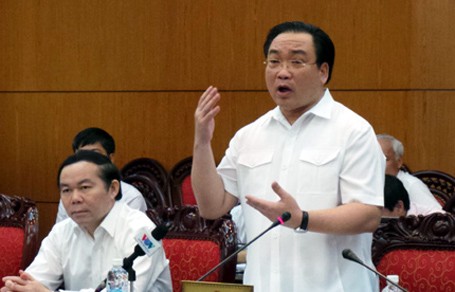 Члены вьетнамского правительства продолжают отвечать на запросы депутатов - ảnh 1